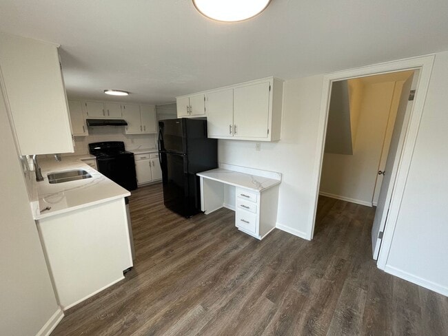 Building Photo - Renovated 3/2.5 House in Chieftain Hills- ...