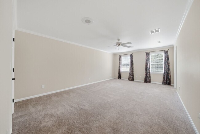 Building Photo - Beautifully Crafted 4BR Home with Sunroom, Office & Prime Location Near Downtown Hickory!