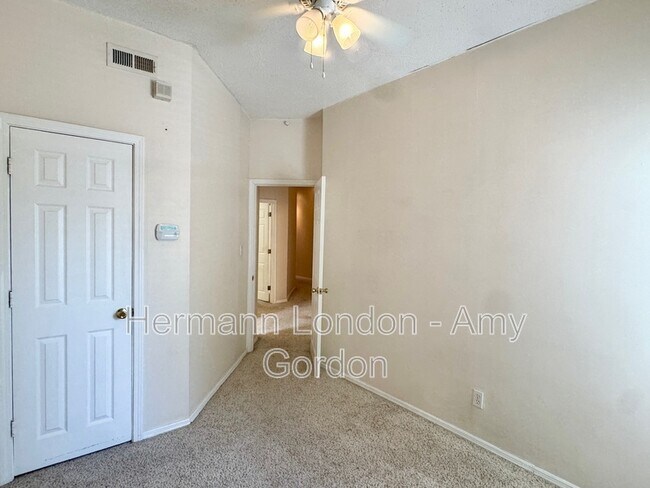 Building Photo - 4738 Olive St