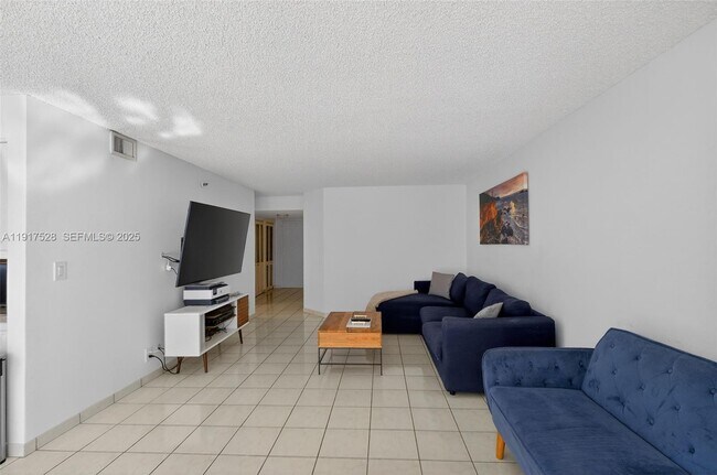 Building Photo - 2401 Collins Ave