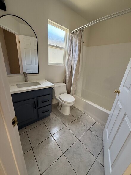Building Photo - 2446 S Centinela Ave