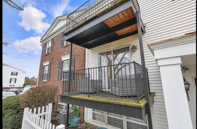 Building Photo - 5285 Portland St