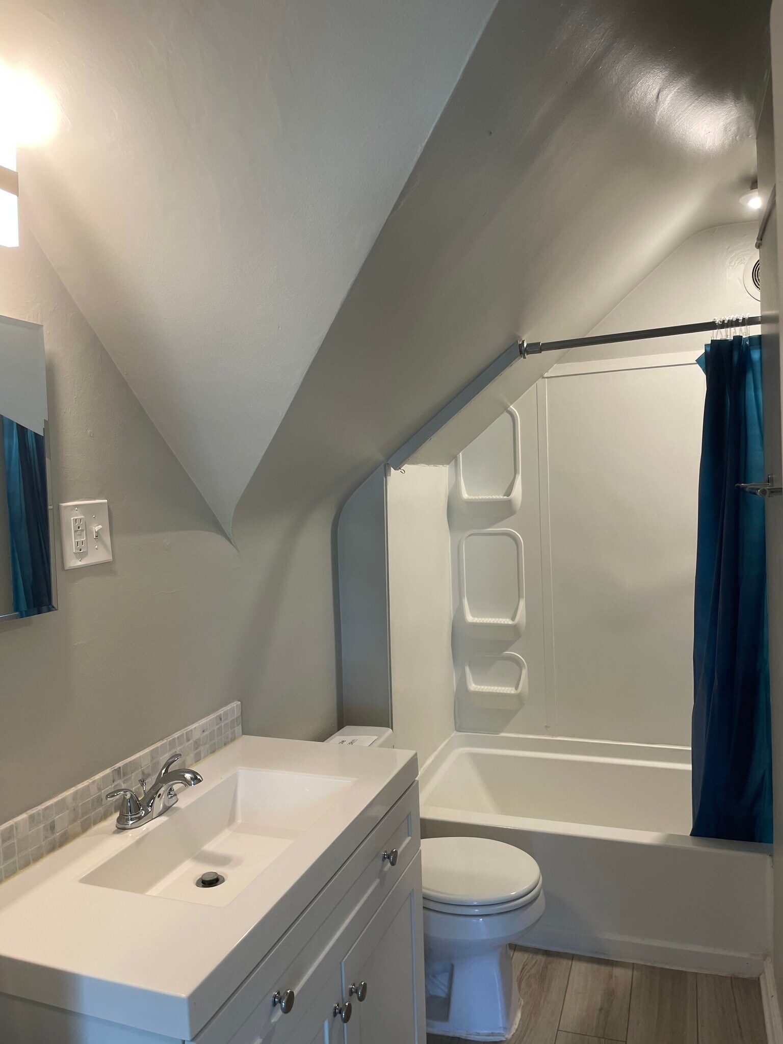 Bathroom 2 - 1403 Columbus Ave