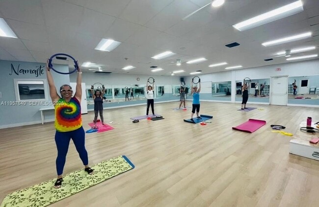 Building Photo - 369 Lakeview Dr