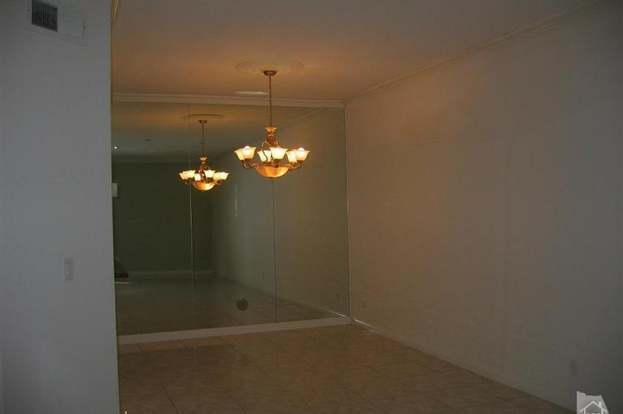 Building Photo - 640 Indian Oak Ln