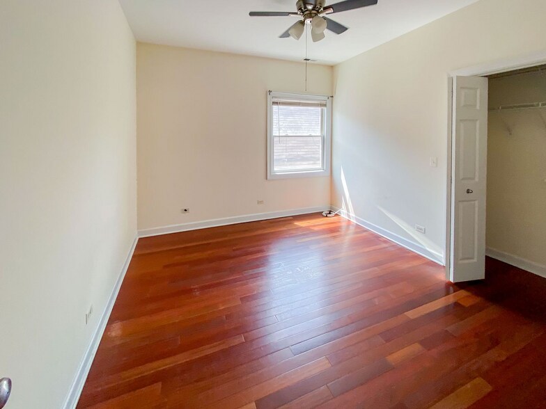 Building Photo - 3112 N Racine Ave