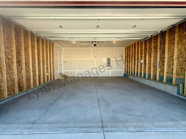 Building Photo - Brand New Single Family Home!