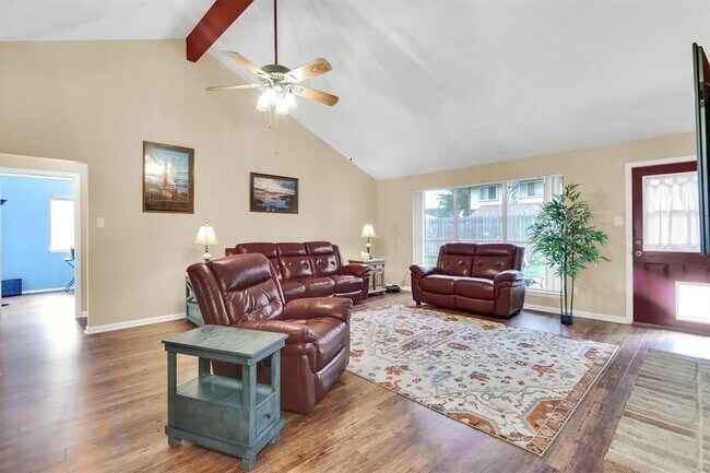Building Photo - 7310 Echo Pines Dr