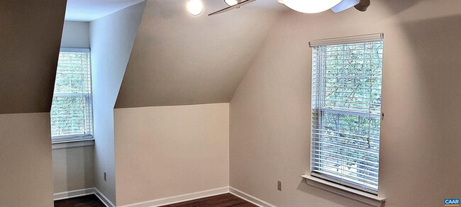 Building Photo - 21 Stonewall Rd