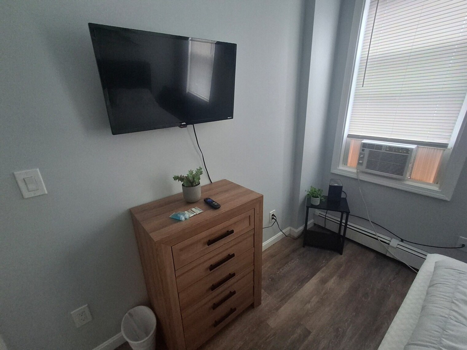 Building Photo - 474 Manton Ave