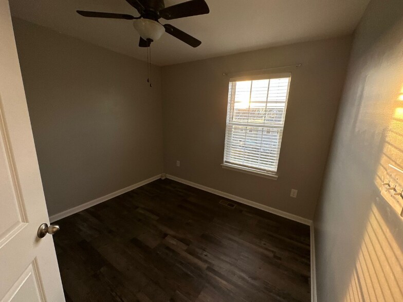 Building Photo - 309 Magellan Dr