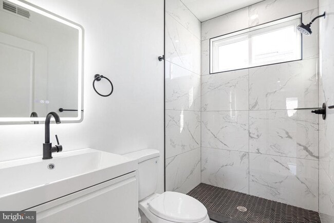 Building Photo - 2650 Earp St