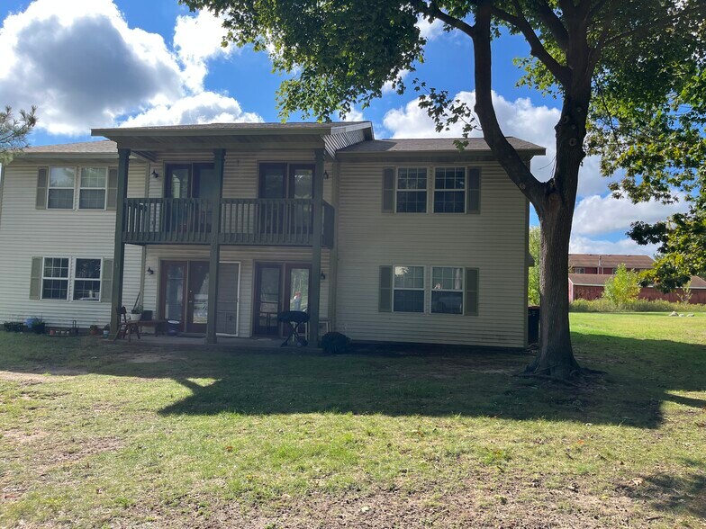 Primary Photo - 360 Oxford Ct