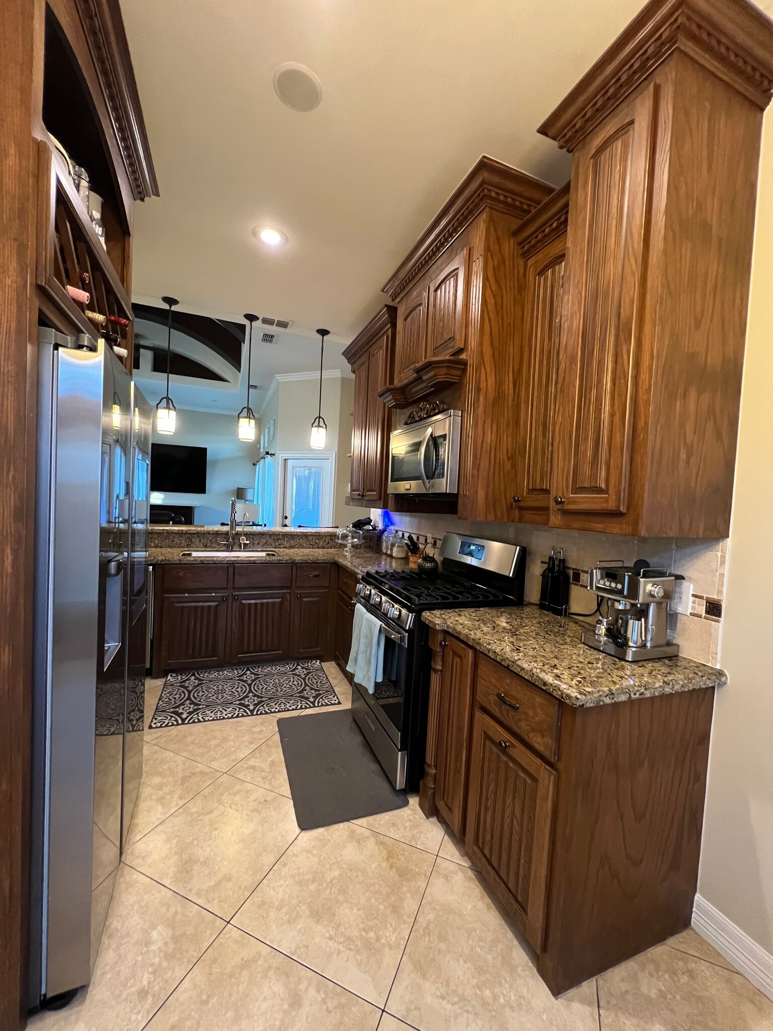 Building Photo - 2100 Rice Ave