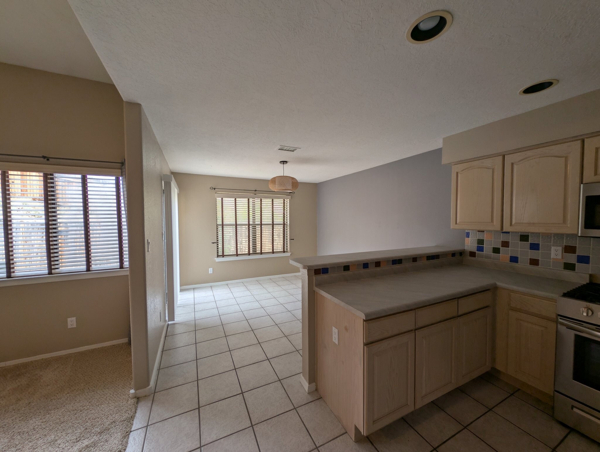 Building Photo - 542 Pinon Creek Rd SE