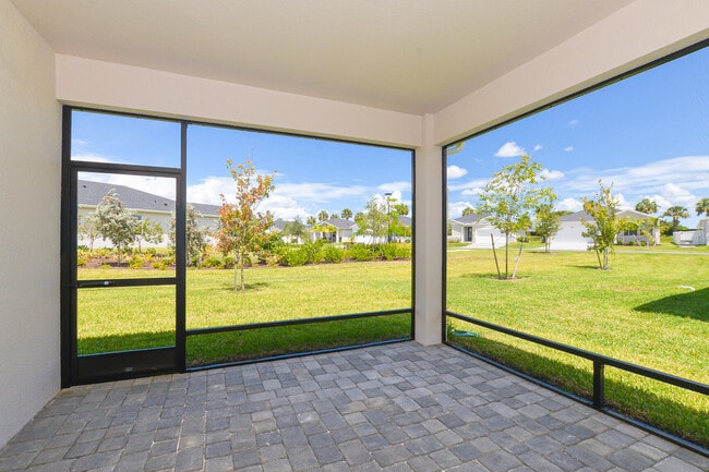 Building Photo - 9062 Dahlia Cir