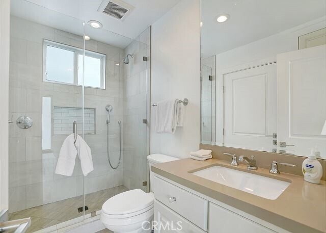 Building Photo - 3312 W Oceanfront
