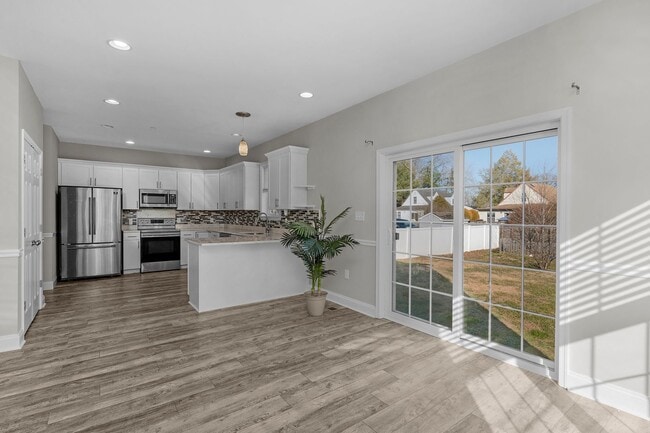 Building Photo - Beautiful 4br 2.5ba with huge basement and garage in Edgemere