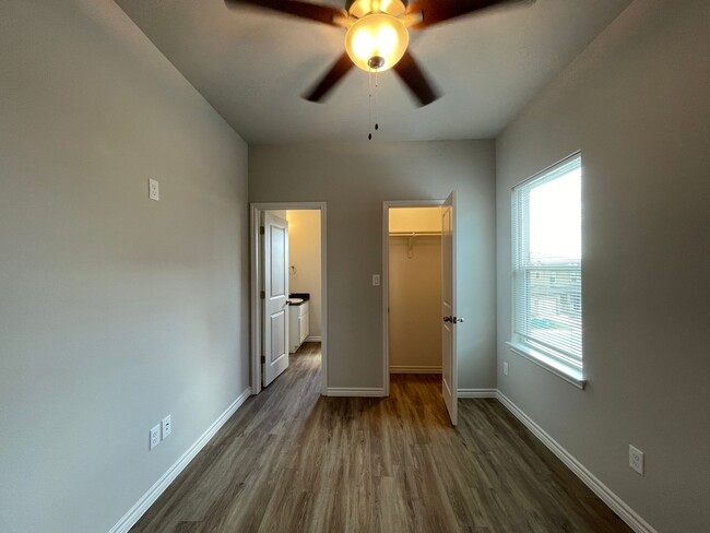 Building Photo - Townhome for rent