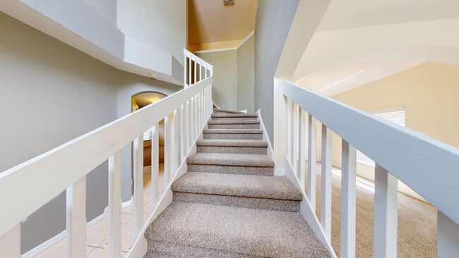 Building Photo - FABULOUS 4/2.5 HOME IN GATED CALABRIA COVE...