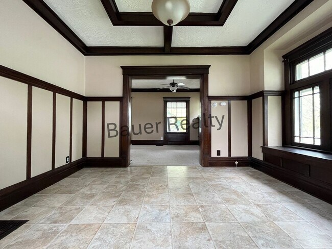 Building Photo - Three bedrooms, one and a half baths