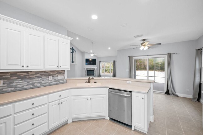Building Photo - 31577 River Rd