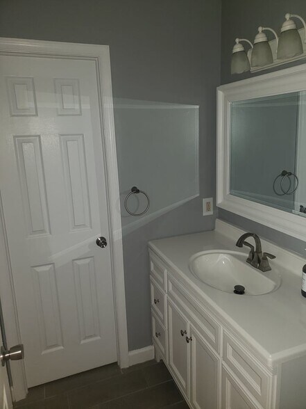 Building Photo - 106 Medley Dr