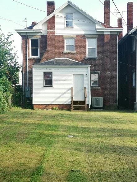 Building Photo - 438 7th Ave