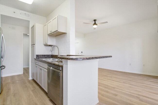 Building Photo - 7925 Preserve Cir