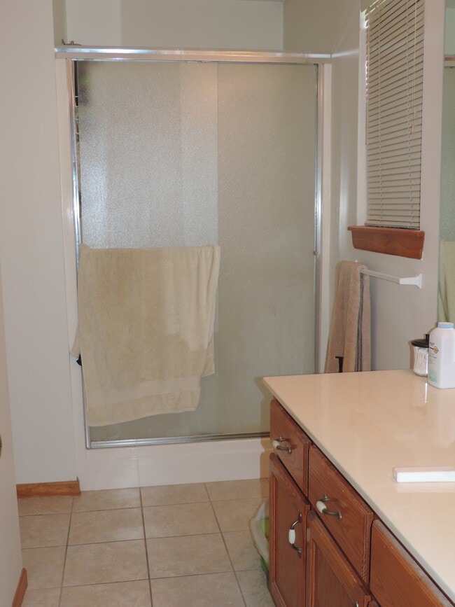 Building Photo - 1303 Fox Run Dr