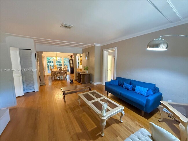 Building Photo - 3030 SW 57th Ave