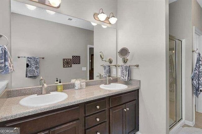 Building Photo - 307 Lakeside Ln