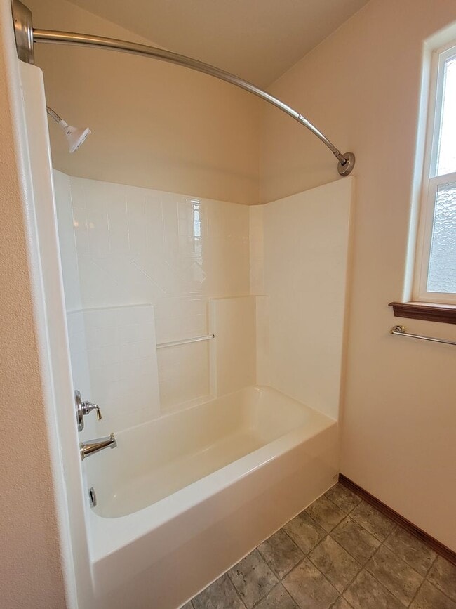 Building Photo - South Richland Rambler for Rent