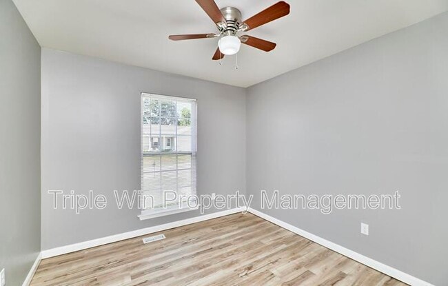 Building Photo - 4927 Triple Tree Ct