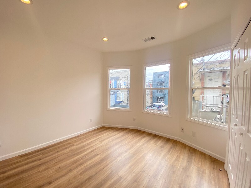 Building Photo - 1080-1082-1082 Capp St