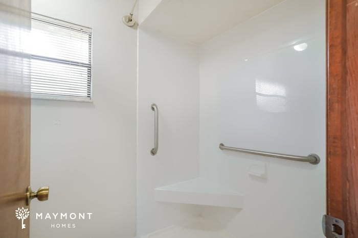 Building Photo - 715 Gilda Dr