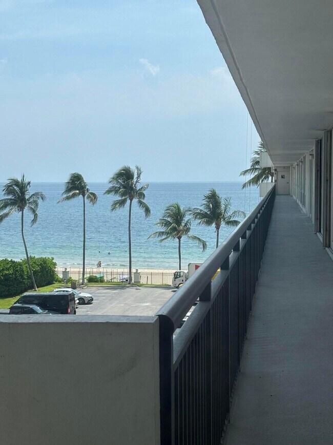 Building Photo - 4280 Galt Ocean Dr