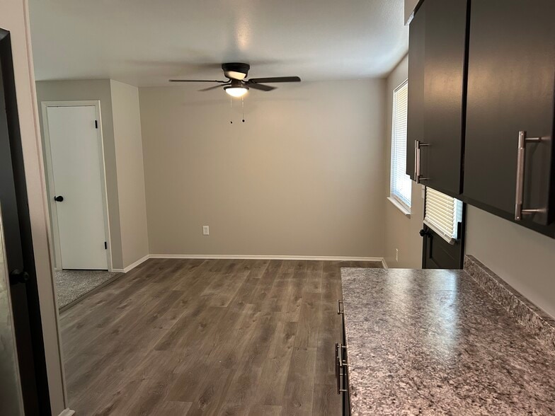 Building Photo - 1292 Moore St