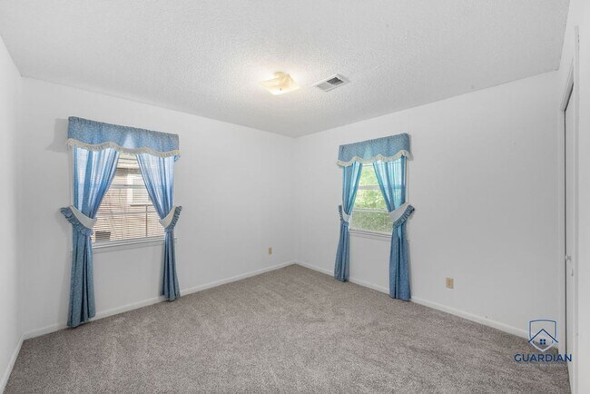 Building Photo - 503 N Hood Ave