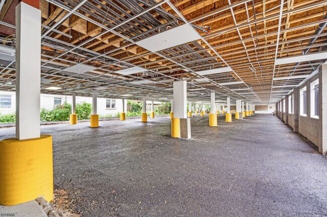Building Photo - 501 South Ave