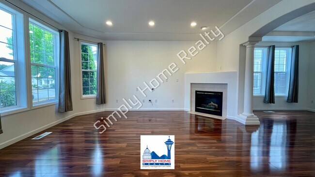 Building Photo - Step Inside To This Spacious & Comfortable 3-Bedroom Home!