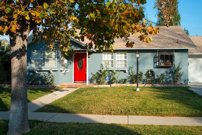 Primary Photo - 7900 Shoshone Ave