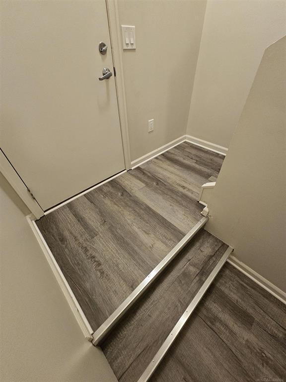 Building Photo - Downtown Mount Clemens Loft 2 Bedroom, 1 Bath Top Floor, Garage. Soaring 20-Foot Ceilings, Dramat...