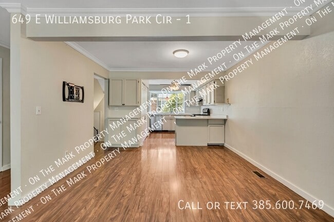 Building Photo - 649 E Williamsburg Pk Cir