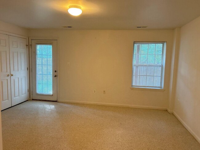 Building Photo - 3 BD Townhouse in Brightwood Forest (Stafford, VA)