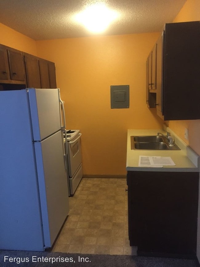 Building Photo - 1550 Collegeway