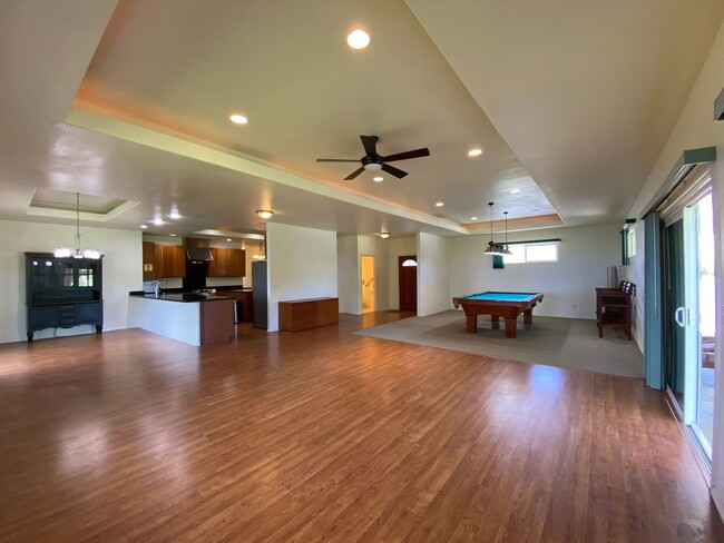 Building Photo - Gorgeous Custom Home with Amazing Ocean Vi...