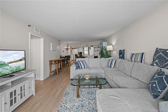 Building Photo - 9650 S Ocean Dr