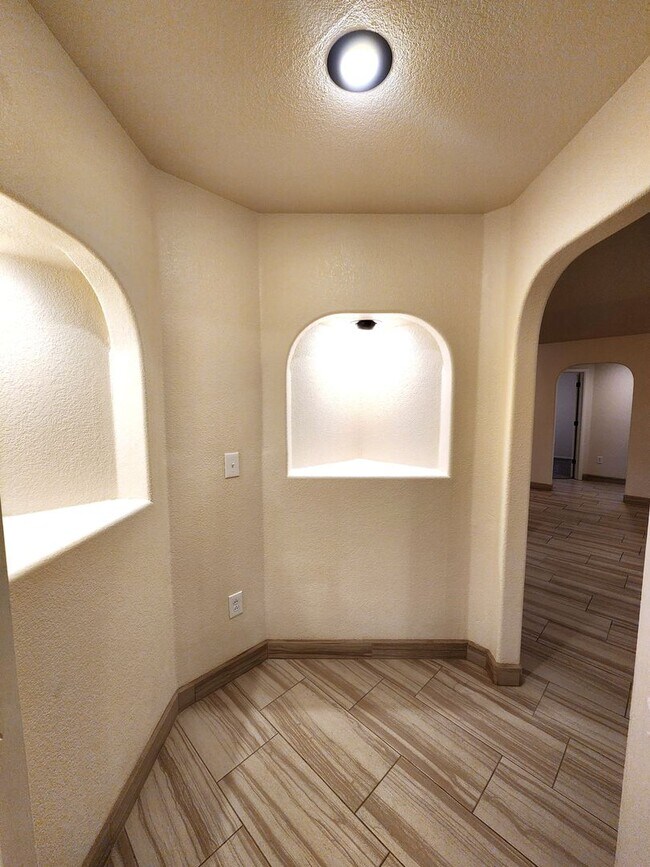 Building Photo - 1535 Vajillo Ln