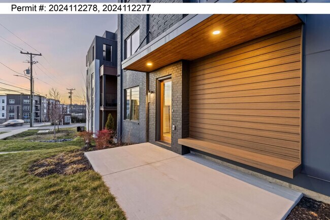 Building Photo - 554 Rosedale Ave